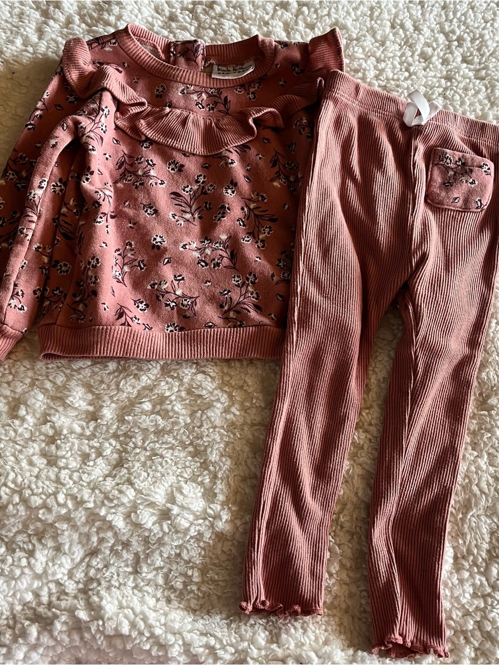 Baby Girl 18 month bundle - Picture 5 of 5